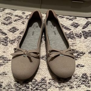 Clarks cloudsteppers flats